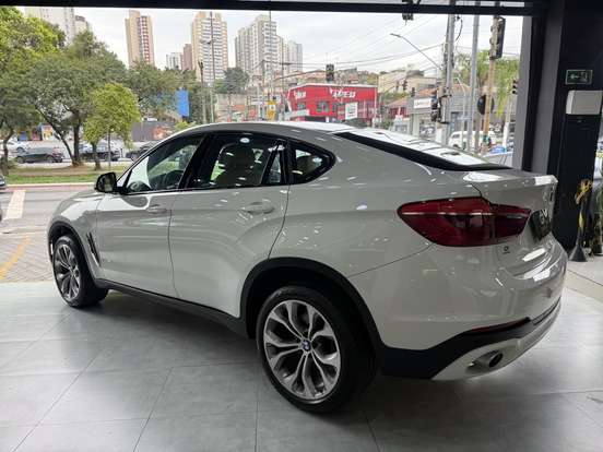 BMW-X6-2015