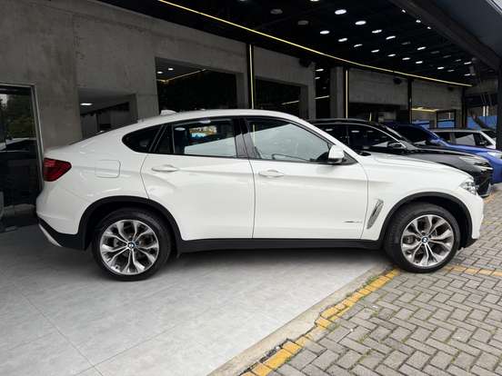 BMW-X6-3.0 35I 4X4 COUPÉ 6 CILINDROS 24V GASOLINA 4P AUTOMÁTICO BMW-X6-2015