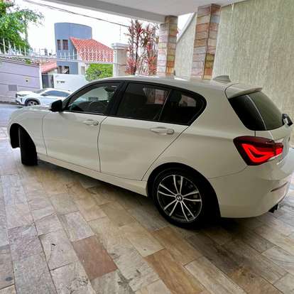 BMW-120i-2019