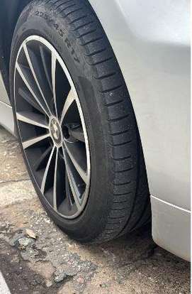 BMW-320i-2008