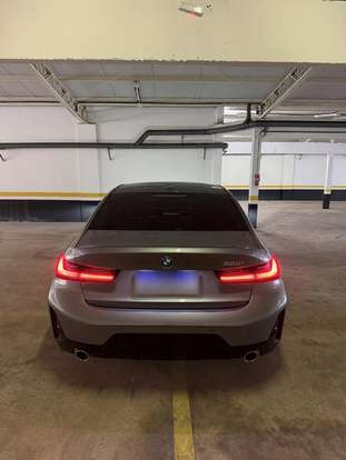 BMW-320i-2023