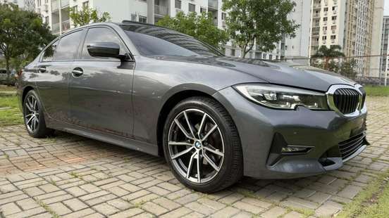 BMW-320i-2022