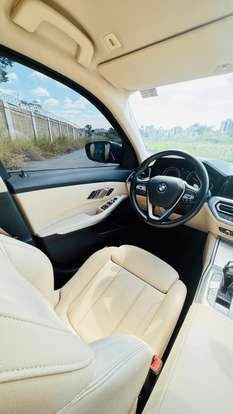 BMW-320i-2020