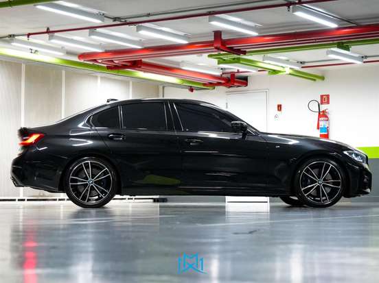 BMW-330i-2020
