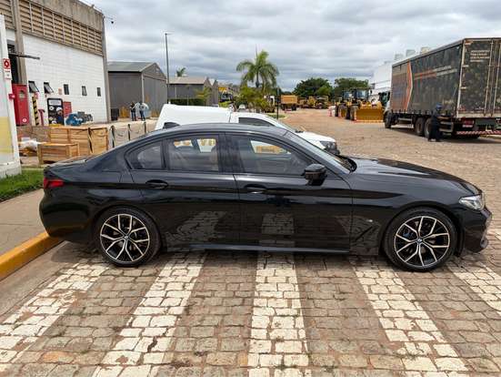 BMW-530e-2021