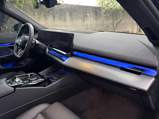 BMW-530e-2025