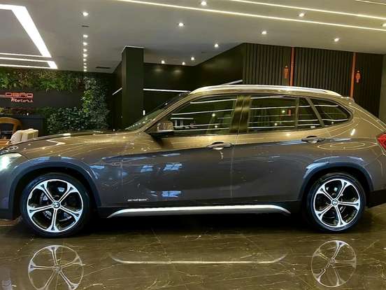 BMW-X1-2.0 16V TURBO GASOLINA SDRIVE20I 4P AUTOMÁTICO BMW-X1-2013