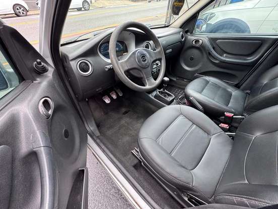 CHEVROLET-CELTA-1.4 MPFI ENERGY 8V GASOLINA 4P MANUAL CHEVROLET-CELTA-2004