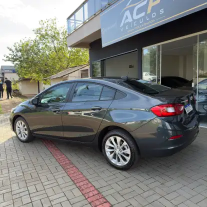 CHEVROLET-CRUZE-2018