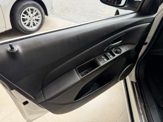 CHEVROLET-CRUZE-2013