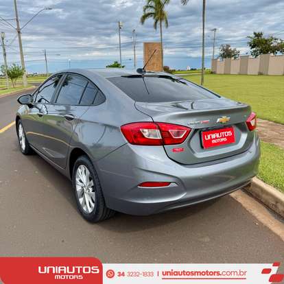 CHEVROLET-CRUZE-2017