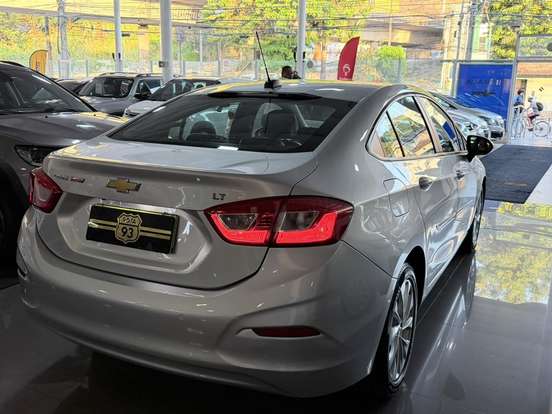 CHEVROLET-CRUZE-2017