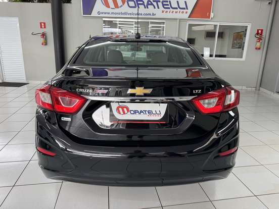 CHEVROLET-CRUZE-2018