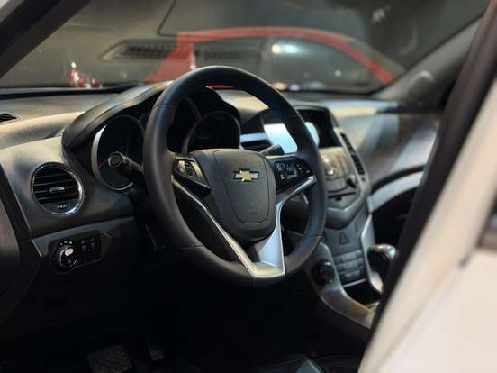 CHEVROLET-CRUZE-2013