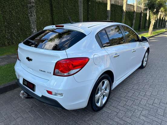 CHEVROLET-CRUZE-2013