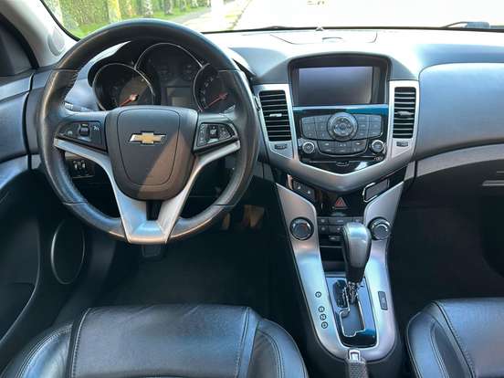 CHEVROLET-CRUZE-2013