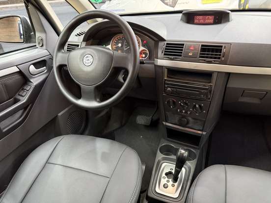 CHEVROLET-MERIVA-2010