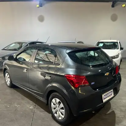 CHEVROLET-ONIX-2016