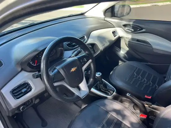 CHEVROLET-ONIX-2018