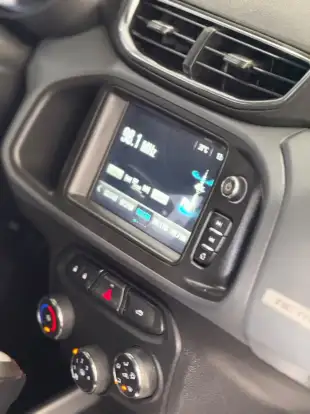 CHEVROLET-ONIX-2018