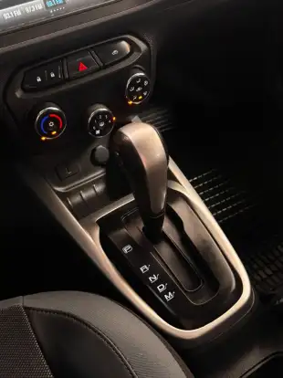 CHEVROLET-ONIX-2018