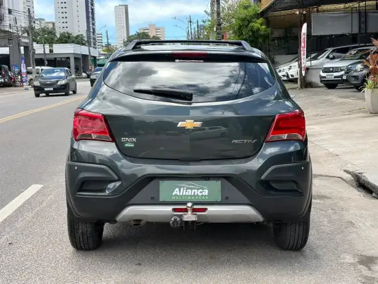 CHEVROLET-ONIX-2018