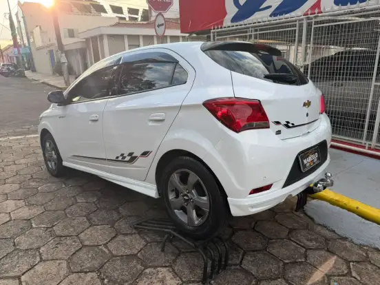 CHEVROLET-ONIX-2017