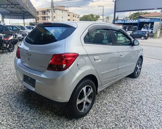 CHEVROLET-ONIX-2014
