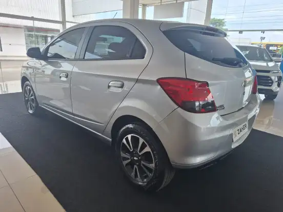 CHEVROLET-ONIX-2014