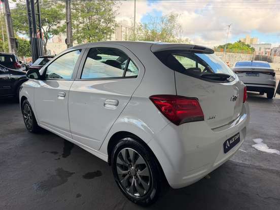CHEVROLET-ONIX-2021