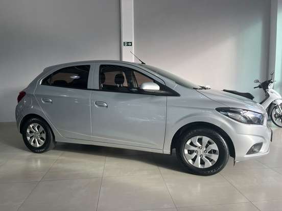 CHEVROLET-ONIX-2016