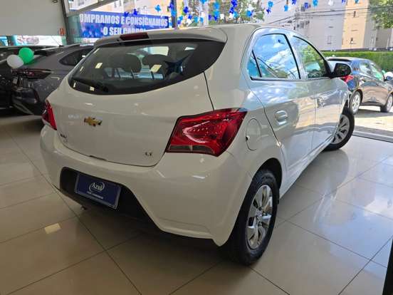 CHEVROLET-ONIX-2019