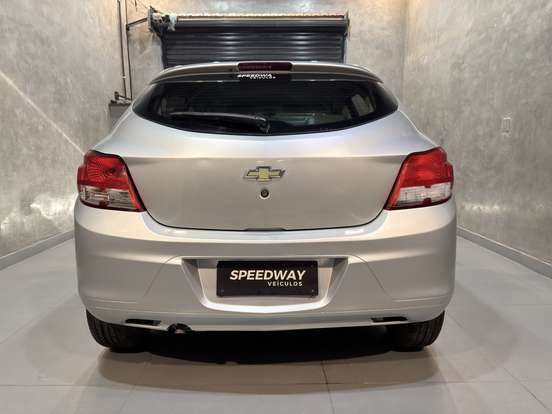 CHEVROLET-ONIX-2015
