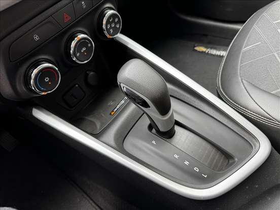 CHEVROLET-ONIX-2020