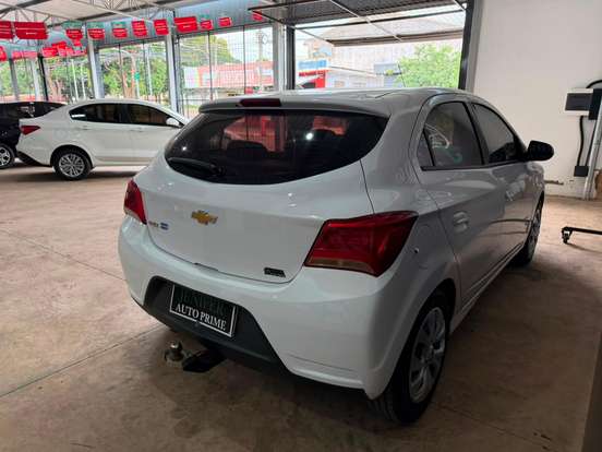 CHEVROLET-ONIX-2018