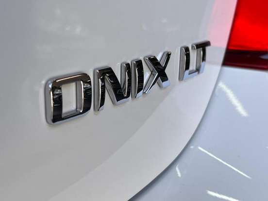 CHEVROLET-ONIX-2015