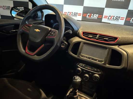 CHEVROLET-ONIX-2015