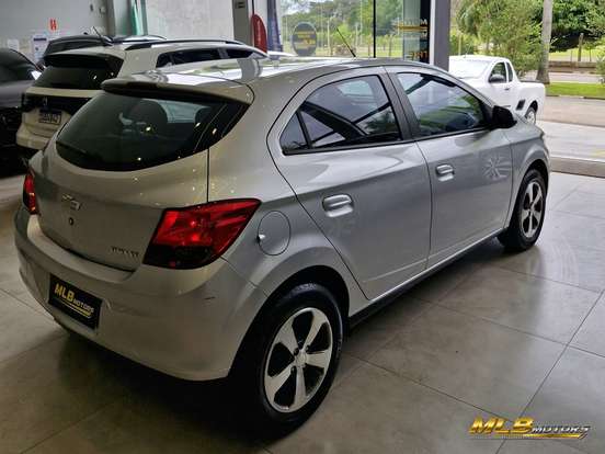 CHEVROLET-ONIX-2013