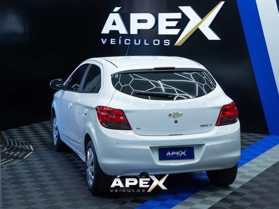 CHEVROLET-ONIX-2015