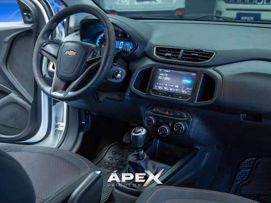 CHEVROLET-ONIX-2015