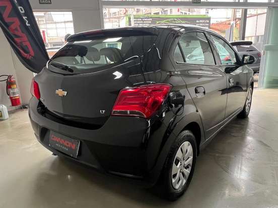 CHEVROLET-ONIX-2018