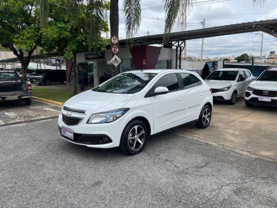 CHEVROLET-ONIX-2014