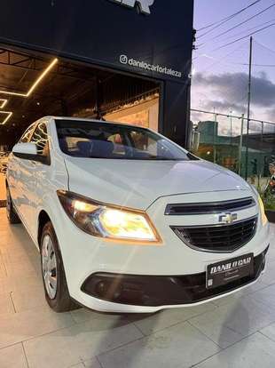 CHEVROLET-ONIX-2015