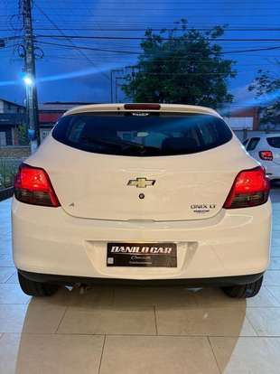 CHEVROLET-ONIX-2015