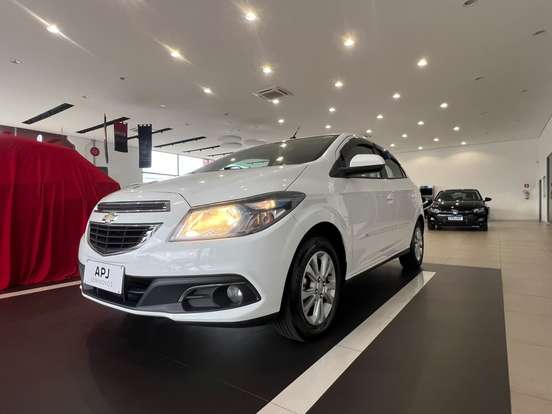 CHEVROLET-ONIX-2013