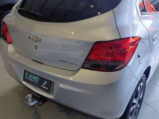 CHEVROLET-ONIX-2016