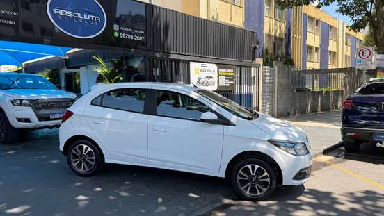 CHEVROLET-ONIX-2015
