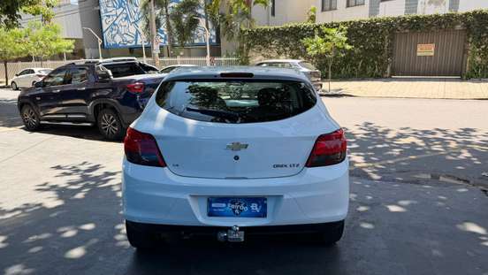 CHEVROLET-ONIX-2015