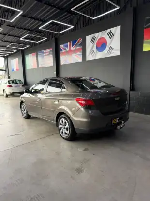CHEVROLET-PRISMA-2013