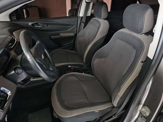CHEVROLET-PRISMA-2013